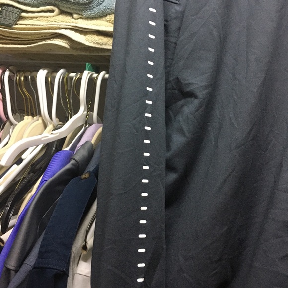 Under Armour 1/4 zip pullover - Picture 6 of 7